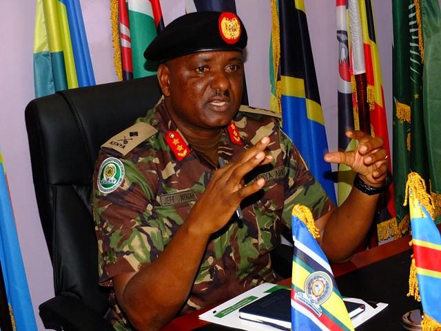 Le Commandant de l’EACE  aux Journalistes de Goma : «  Notre mission est d’intervenir  contre  tous les groupes armés,  tandis que  la MONUSCO est,  pour la paix et  l’observation »